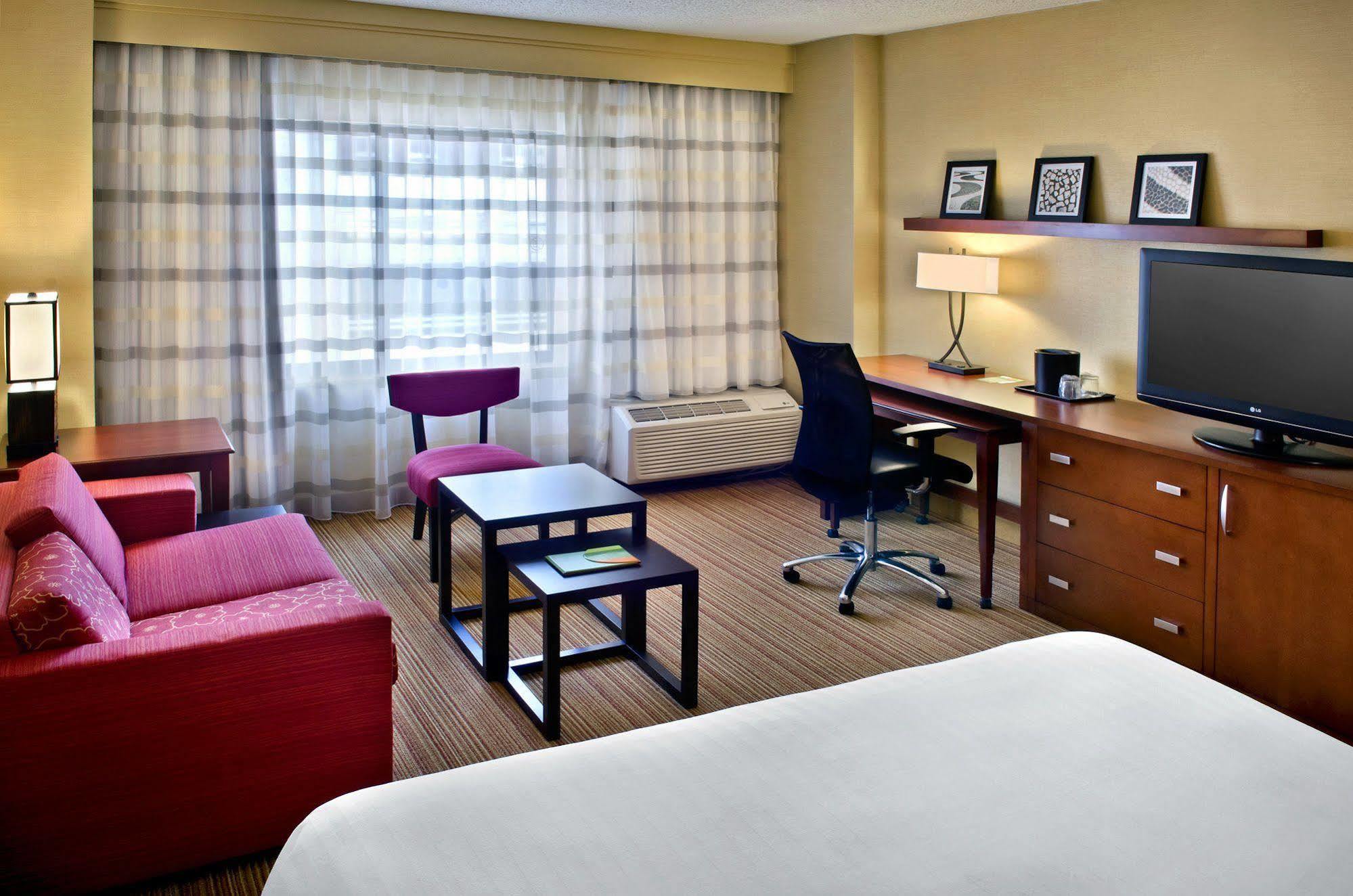 Courtyard By Marriott Jersey City Newport Buitenkant foto